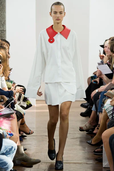 Look 30